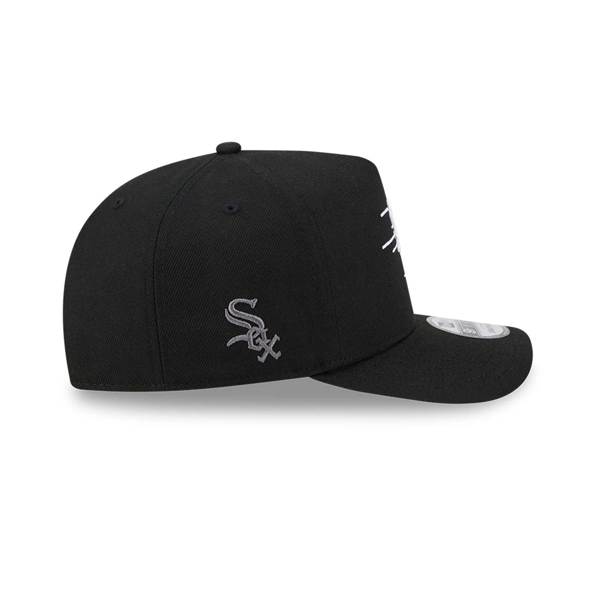 Pictured is this MLB Cartoon Chicago White Sox 9FIFTY A-Frame Snapback cap in black. 5