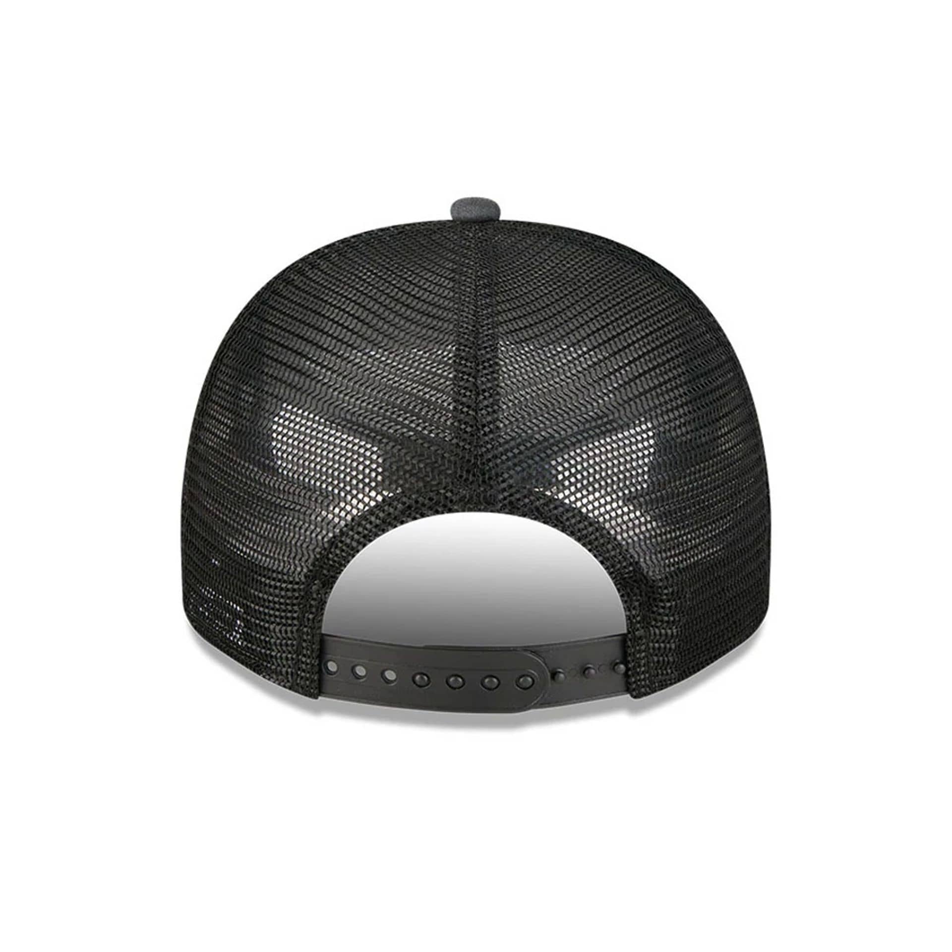 Pictured is this MLB Washed Atlanta Braves 9FIFTY A-Frame Trucker cap in black. 7
