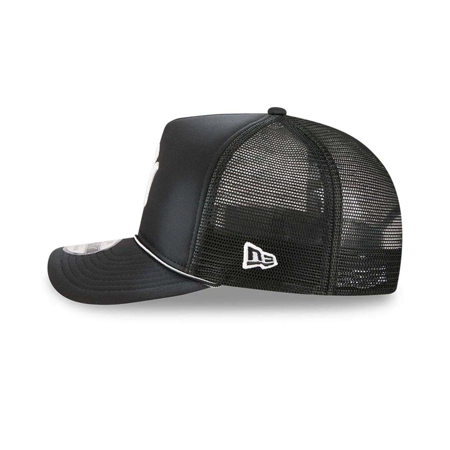 Pictured is this MLB Washed New York Yankees 9FIFTY A-Frame Trucker cap in black. 5