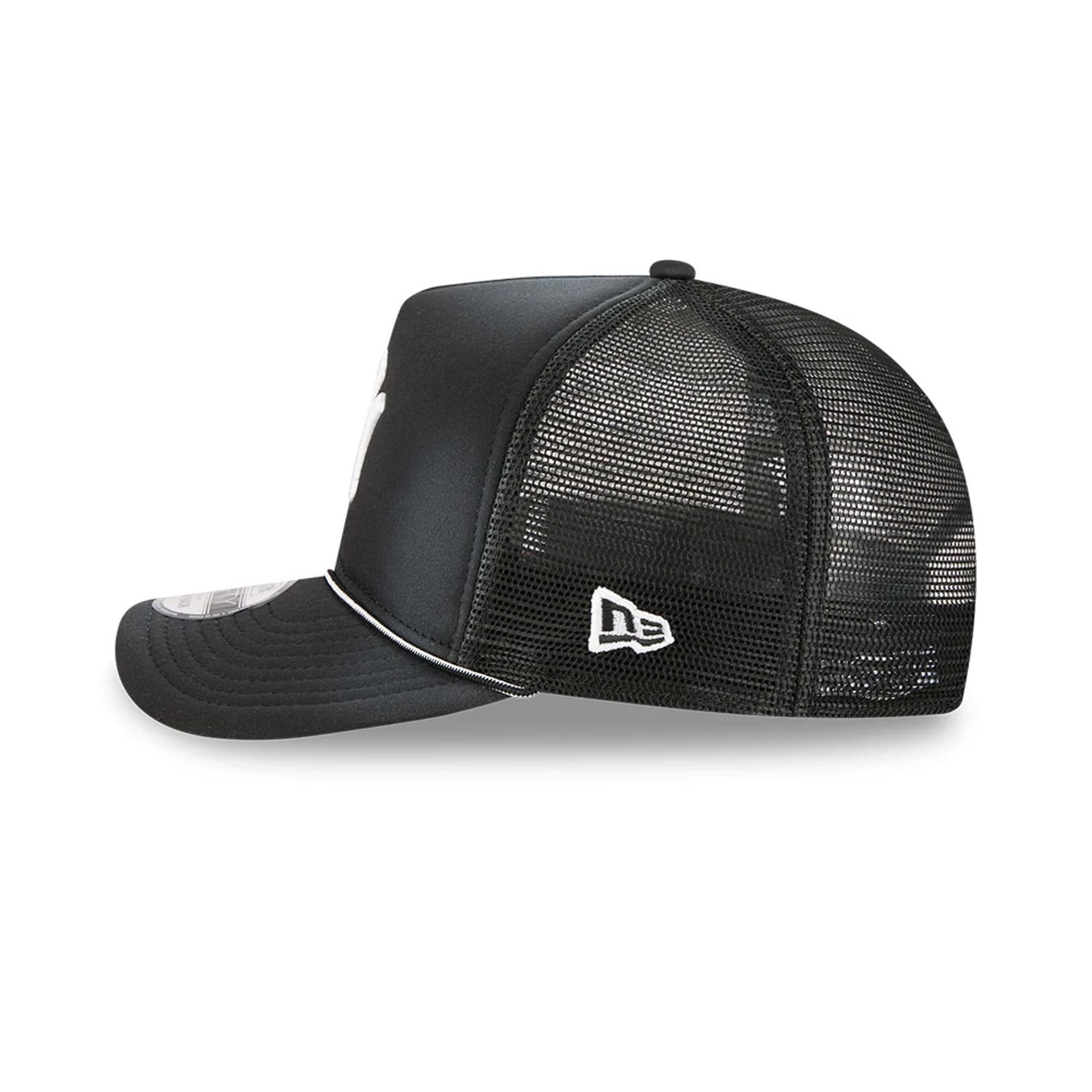 Pictured is this MLB Washed New York Yankees 9FIFTY A-Frame Trucker cap in black. 5