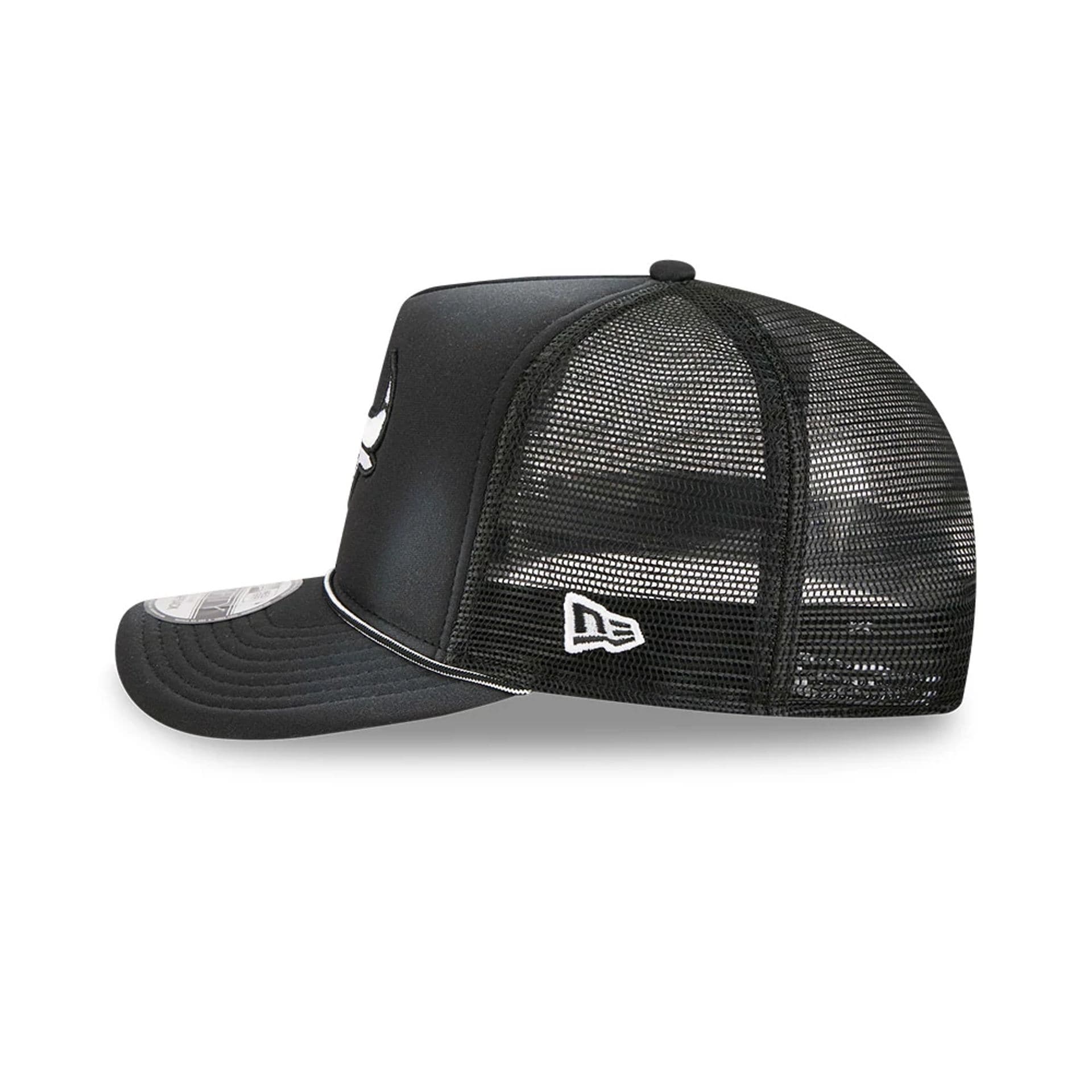 Pictured is this NBA Washed Chicago Bulls 9FIFTY A-Frame Trucker cap in black. 5