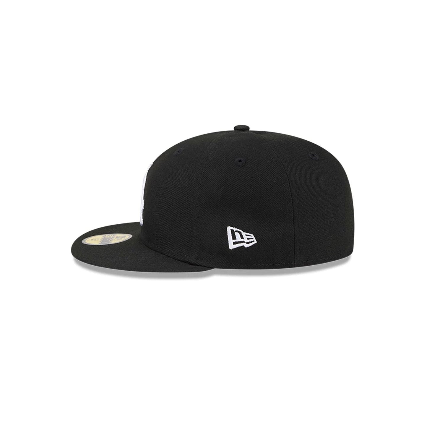 Pictured is this MLB Hidden Hit Chicago White Sox 59FIFTY Fitted cap in black. 6