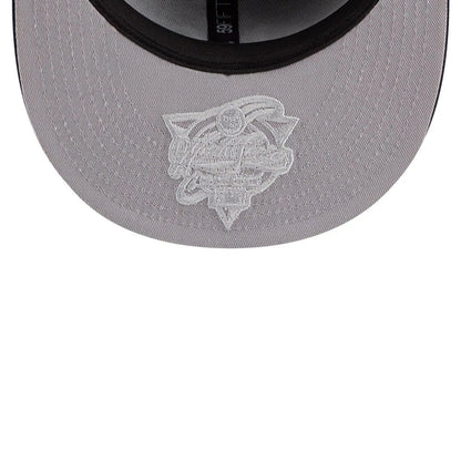 Pictured is this MLB Hidden Hit New York Yankees 59FIFTY Fitted cap in navy. 2