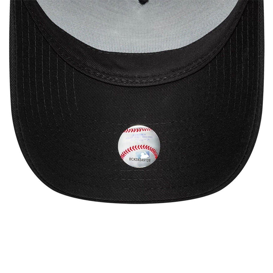 This is a New York Yankees MLB Bats Black 9FORTY E-Frame Adjustable Cap 7