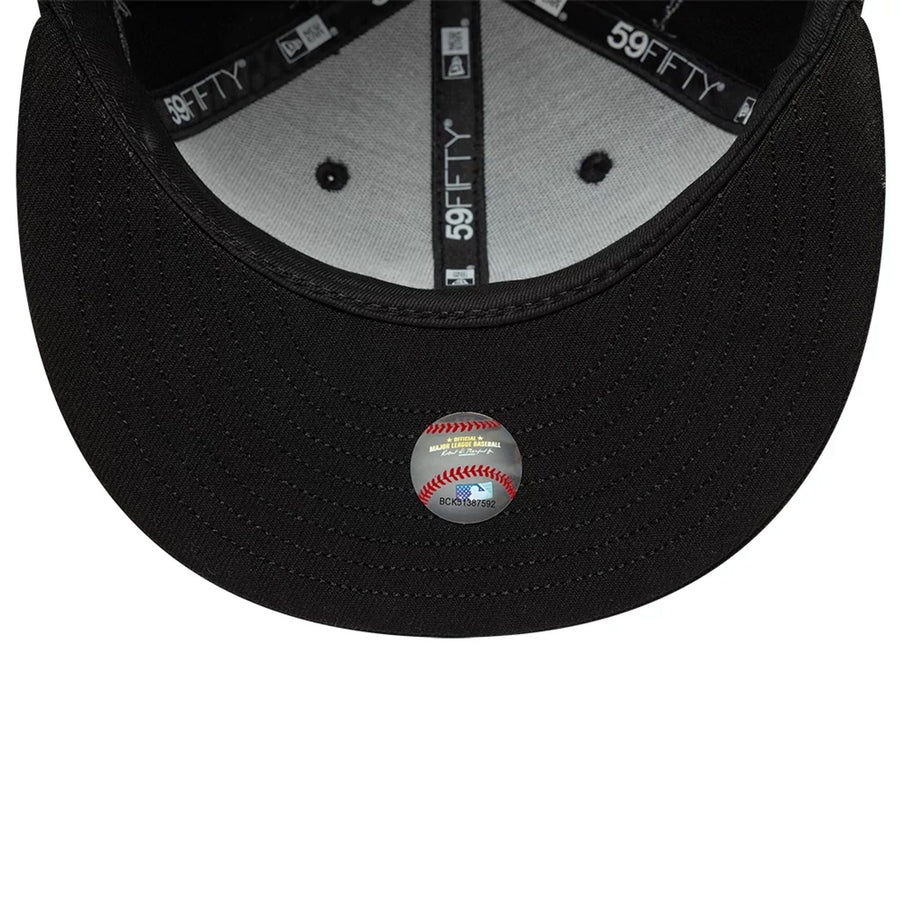 This is a New York Yankees MLB Wire Black 59FIFTY Fitted Cap 7