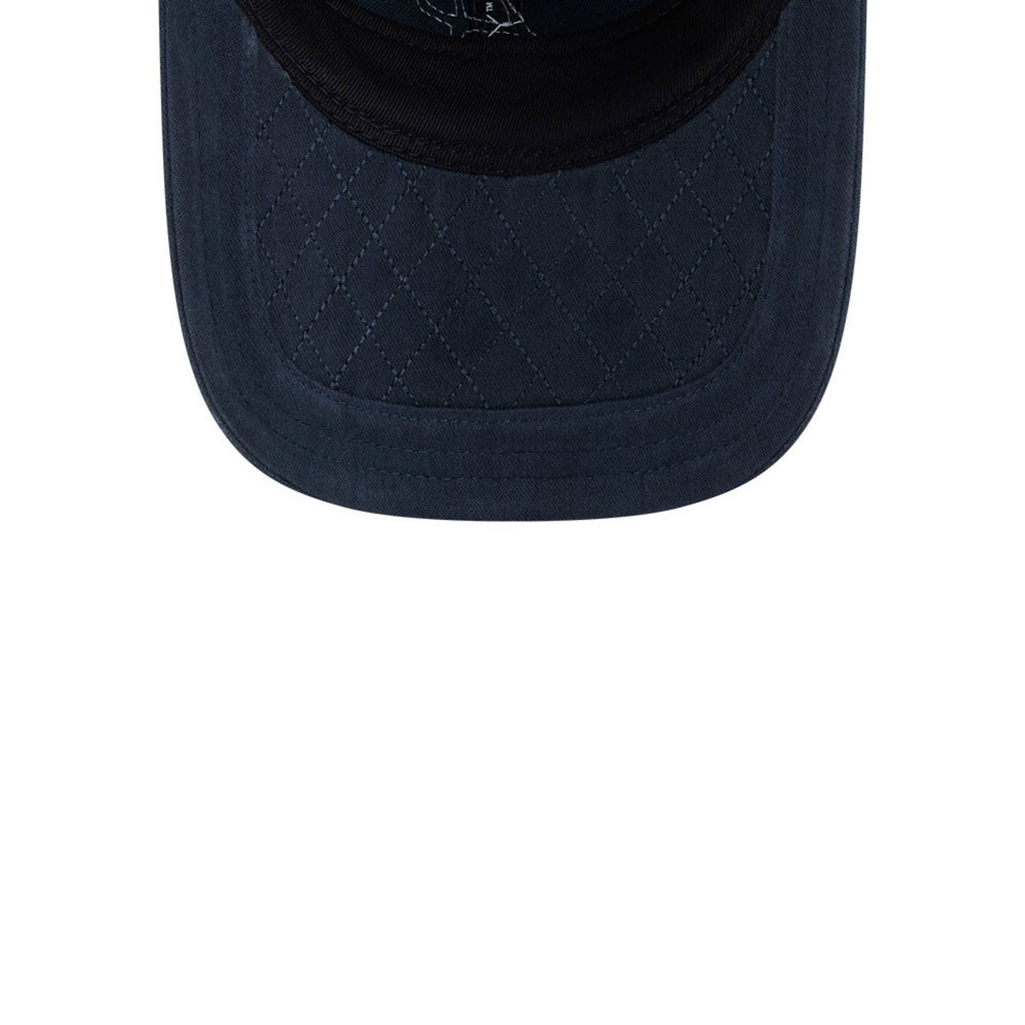 This is a Atlanta Braves MLB Quilted Navy 9TWENTY Adjustable Cap 7