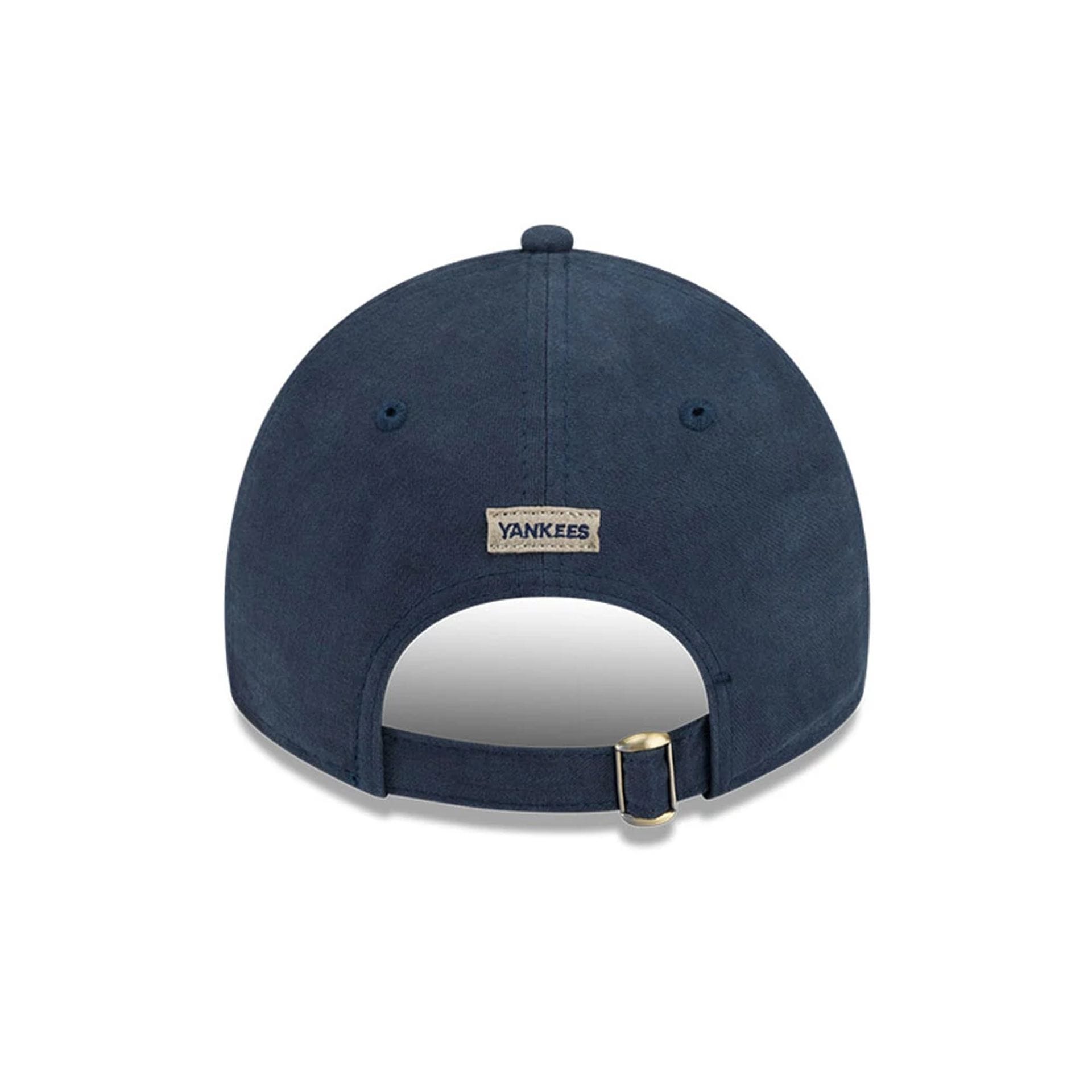 This is a New York Yankees MLB Quilted Navy 9TWENTY Adjustable Cap 5