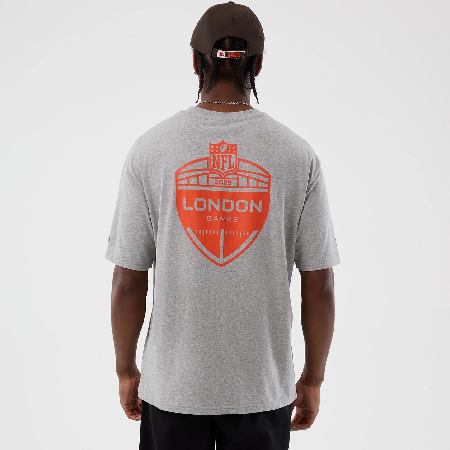 The Male model is wearing Cleveland Browns NFL International Series Games Grey Oversized T-Shirt 2