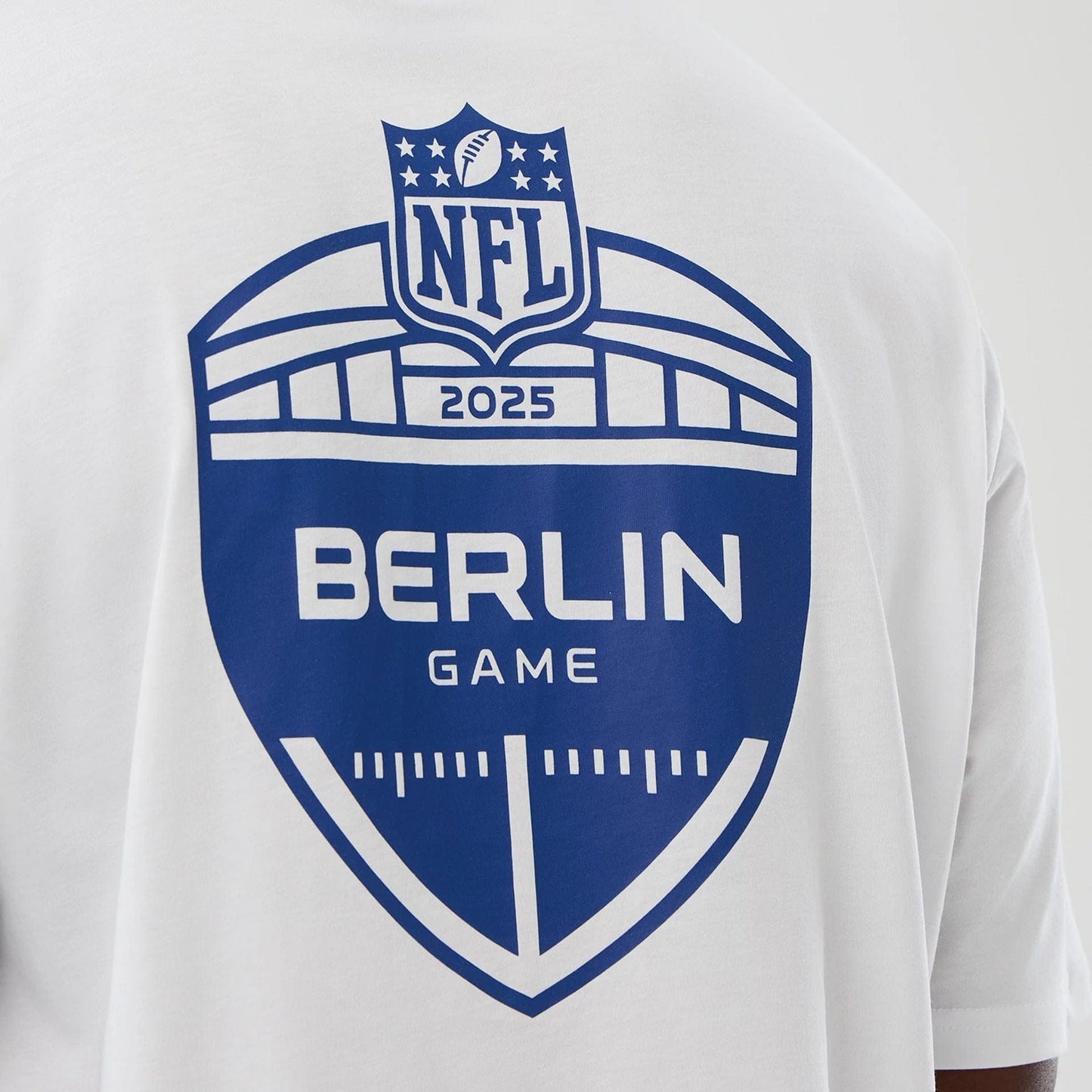 The Male model is wearing Indianapolis Colts NFL International Series Games White Oversized T-Shirt  4