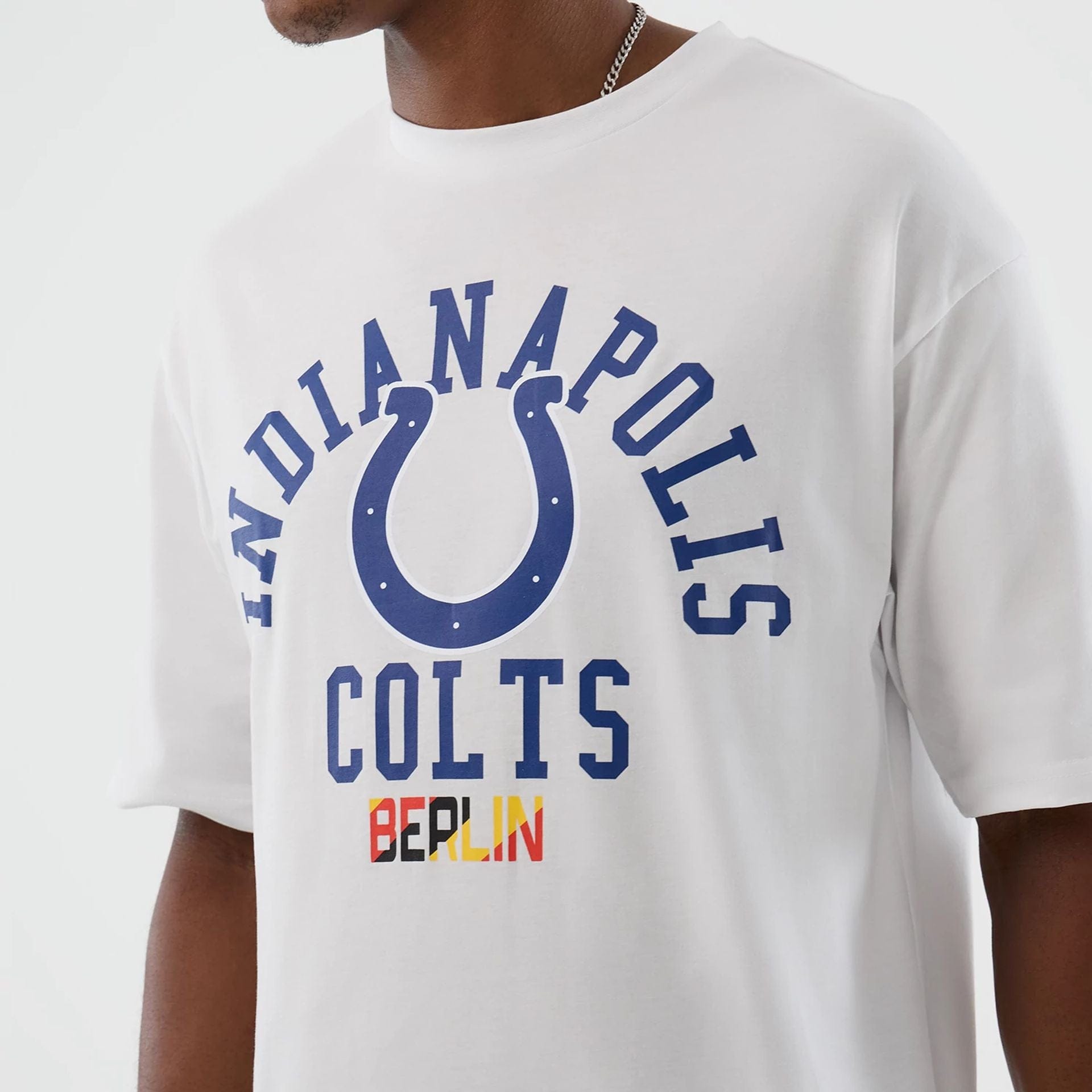 The Male model is wearing Indianapolis Colts NFL International Series Games White Oversized T-Shirt  3