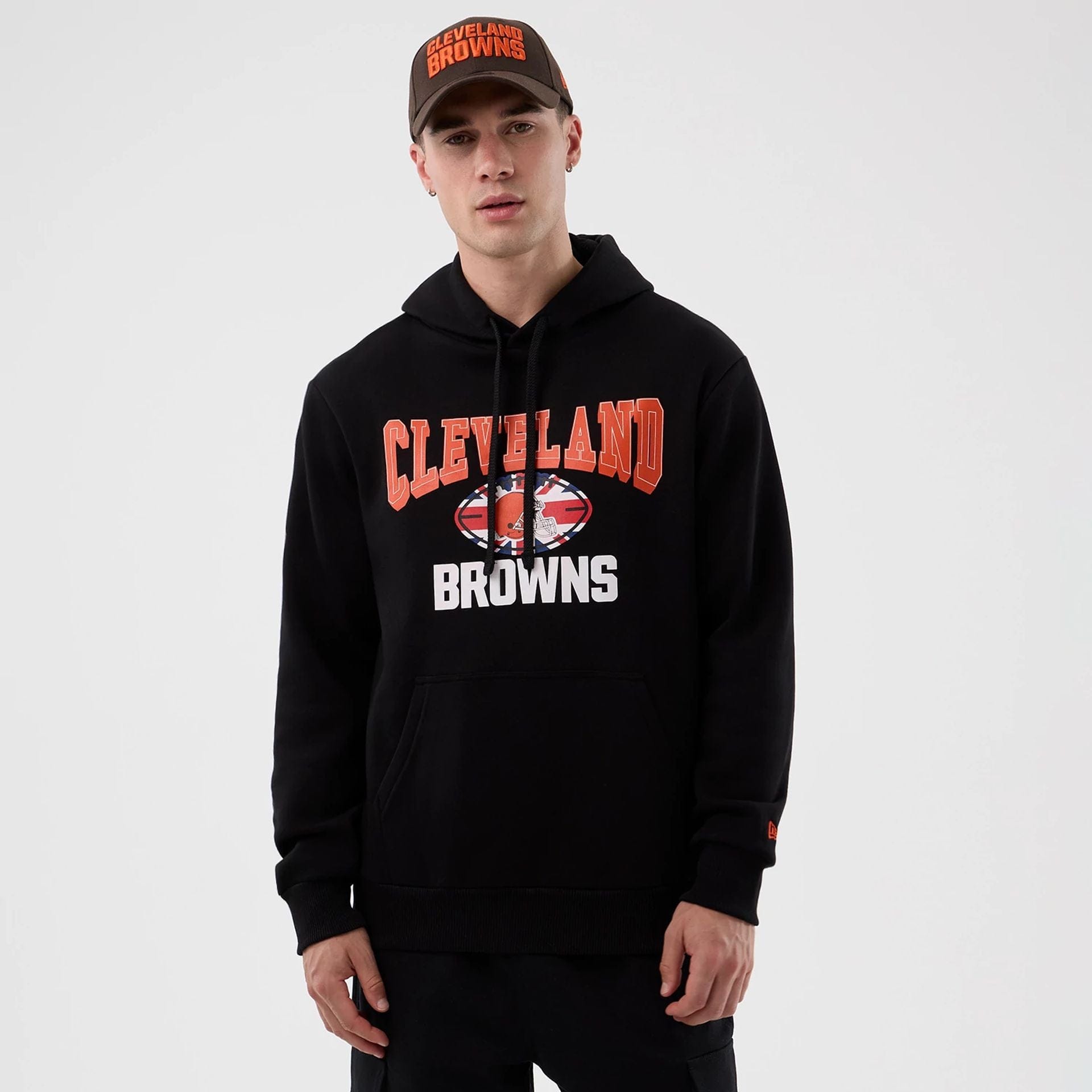 The Male model is wearing Cleveland Browns NFL International Series Games Black Pullover Hoodie  1