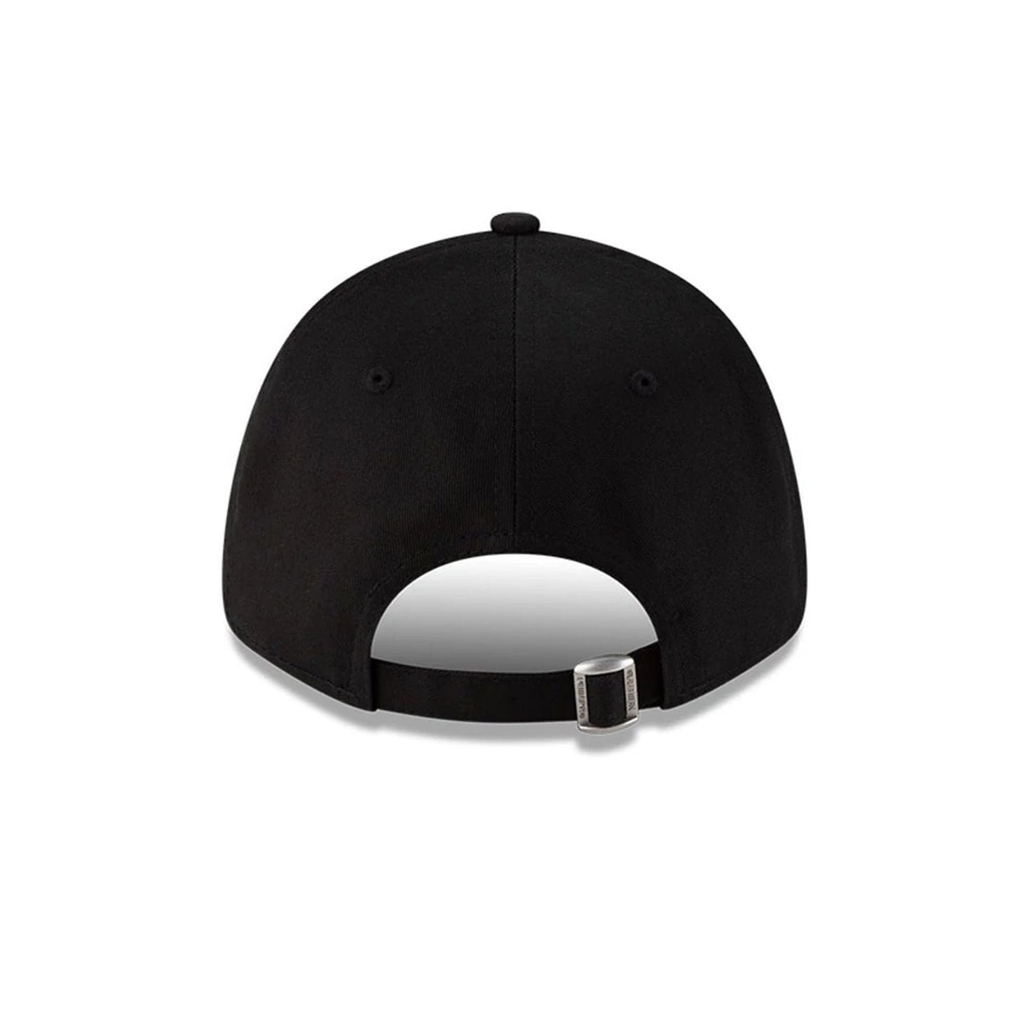 Pictured is this One Piece Straw Hat Pirates 9FORTY cap in black. 6