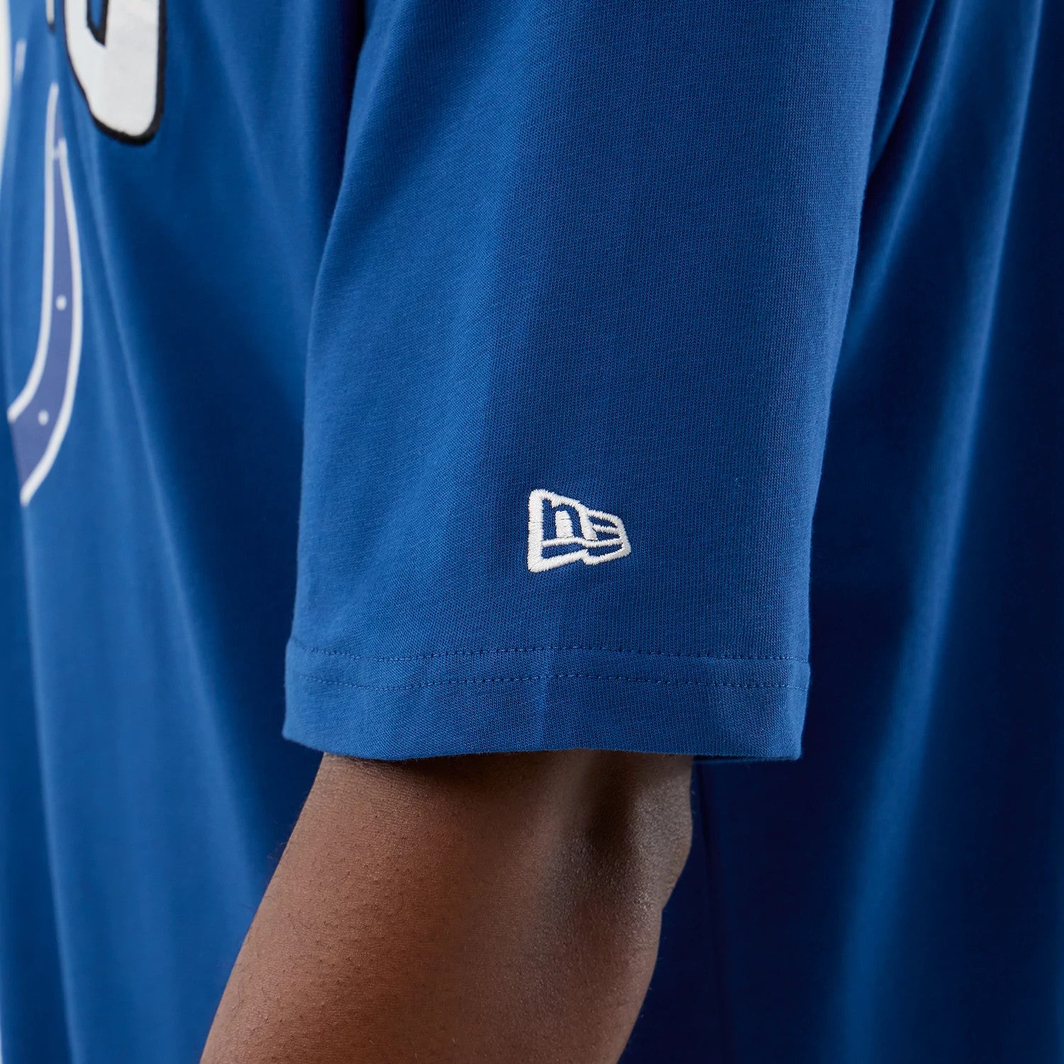 The Male model is wearing Indianapolis Colts NFL International Series Games Berlin Blue Oversized T-Shirt 4