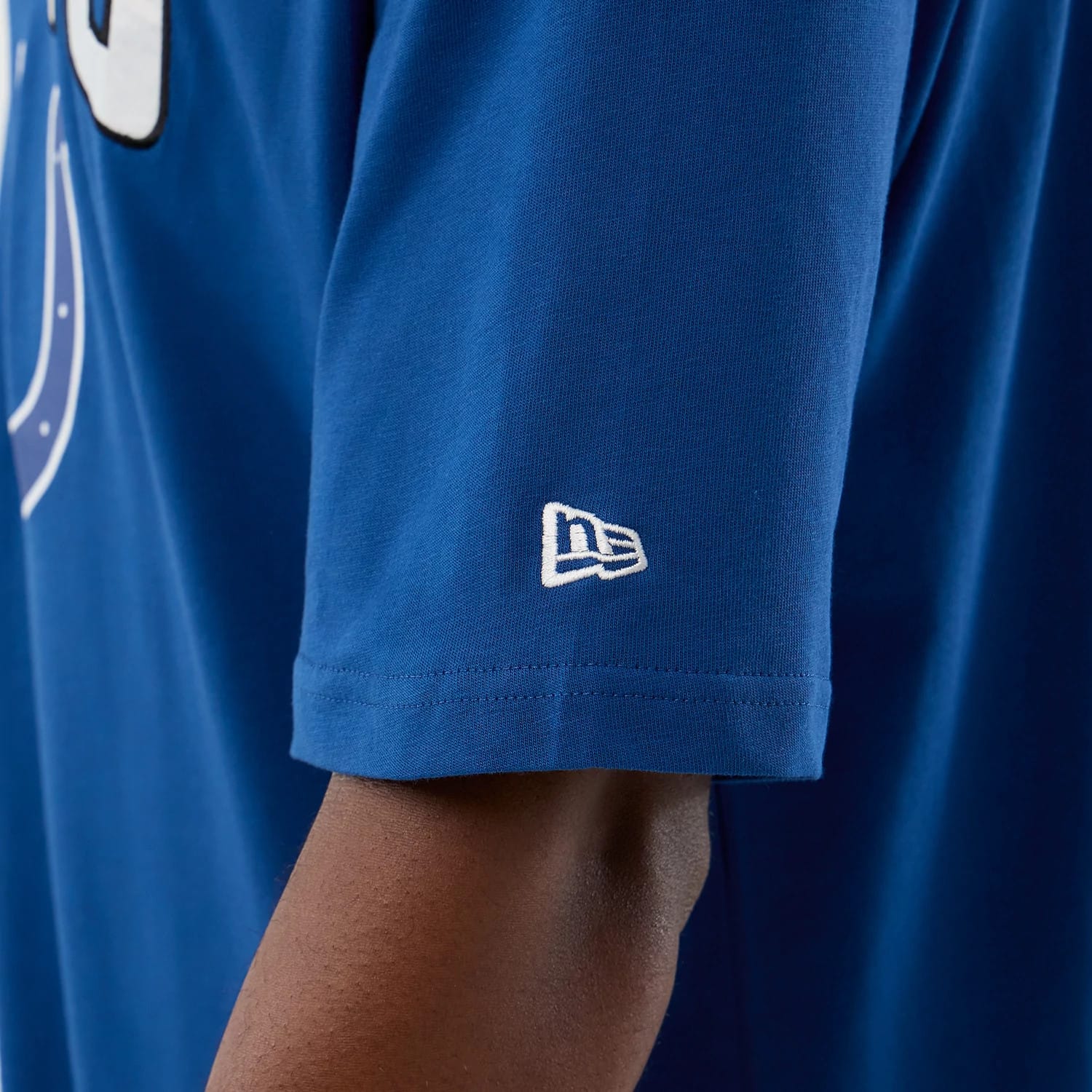 The Male model is wearing Indianapolis Colts NFL International Series Games Blue Oversized T-Shirt 4