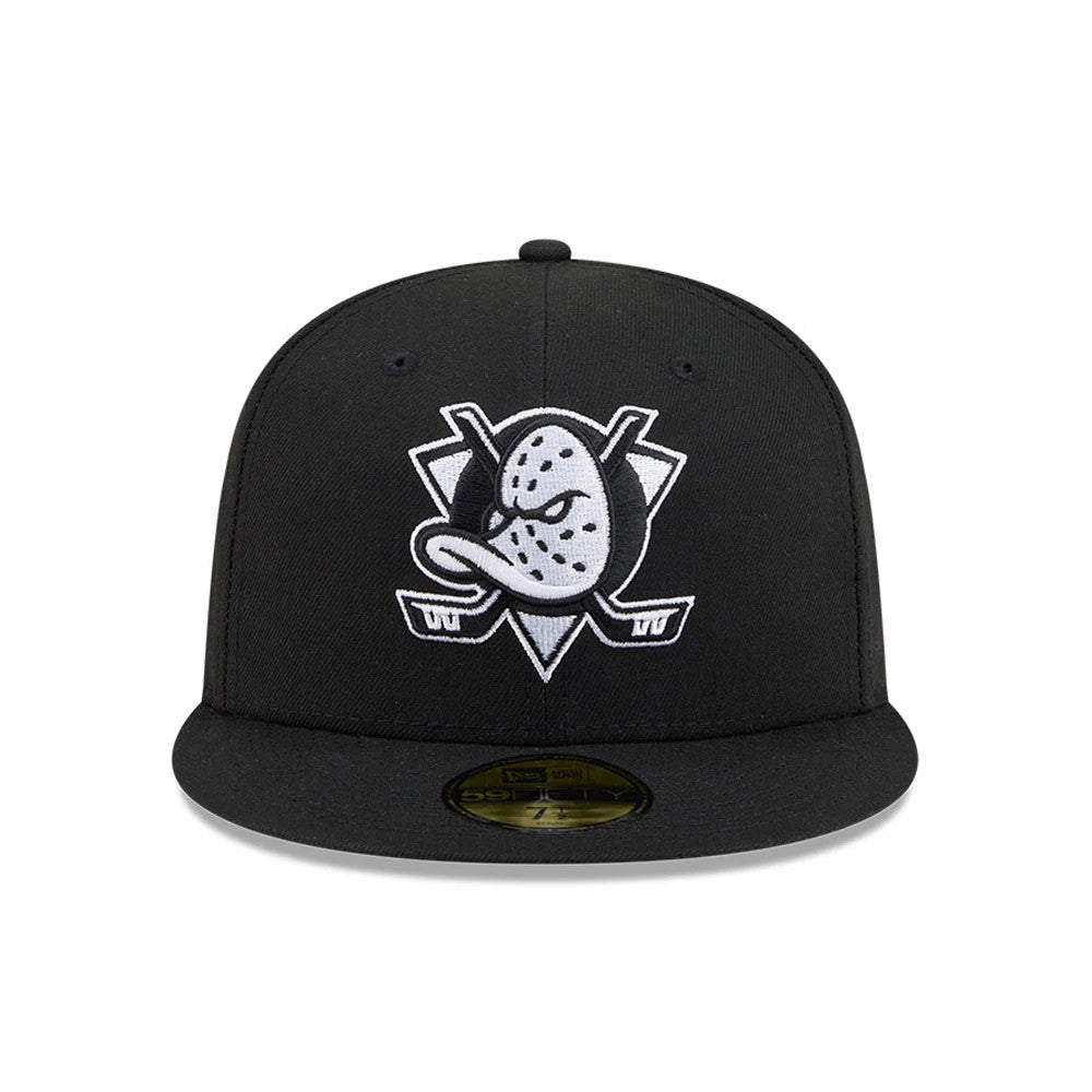 Pictured is this NHL Evergreen Anaheim Ducks 59FIFTY Fitted cap in Black. 3