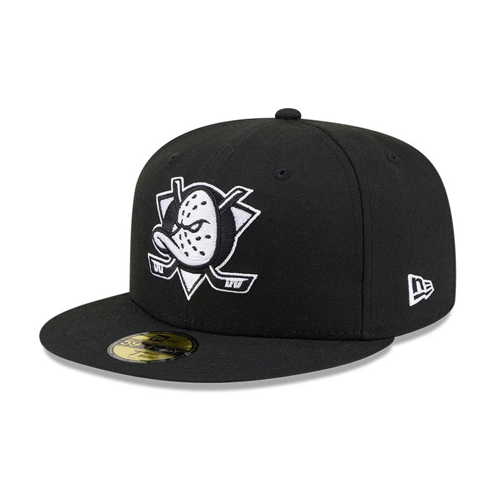 Pictured is this NHL Evergreen Anaheim Ducks 59FIFTY Fitted cap in Black. 4