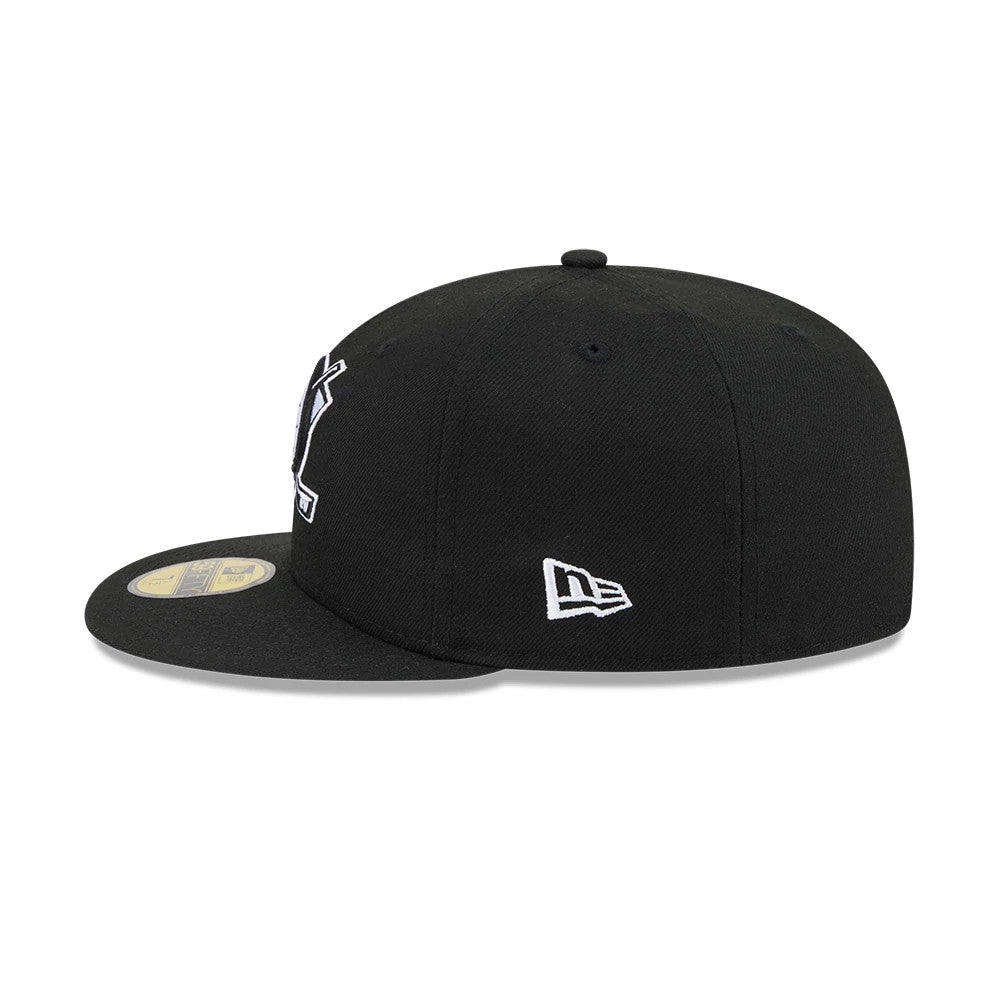 Pictured is this NHL Evergreen Anaheim Ducks 59FIFTY Fitted cap in Black. 5