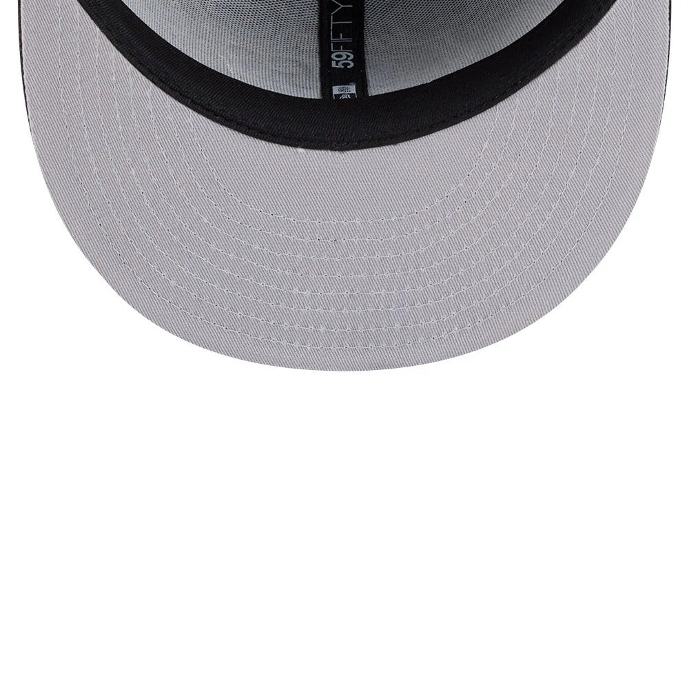 Pictured is this NHL Evergreen LA Kings 59FIFTY Fitted cap in black. 2