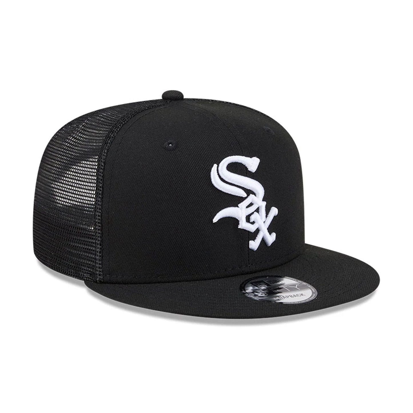 Pictured is this MLB Evergreen Chicago White Sox 9FIFTY Trucker cap in black. 4