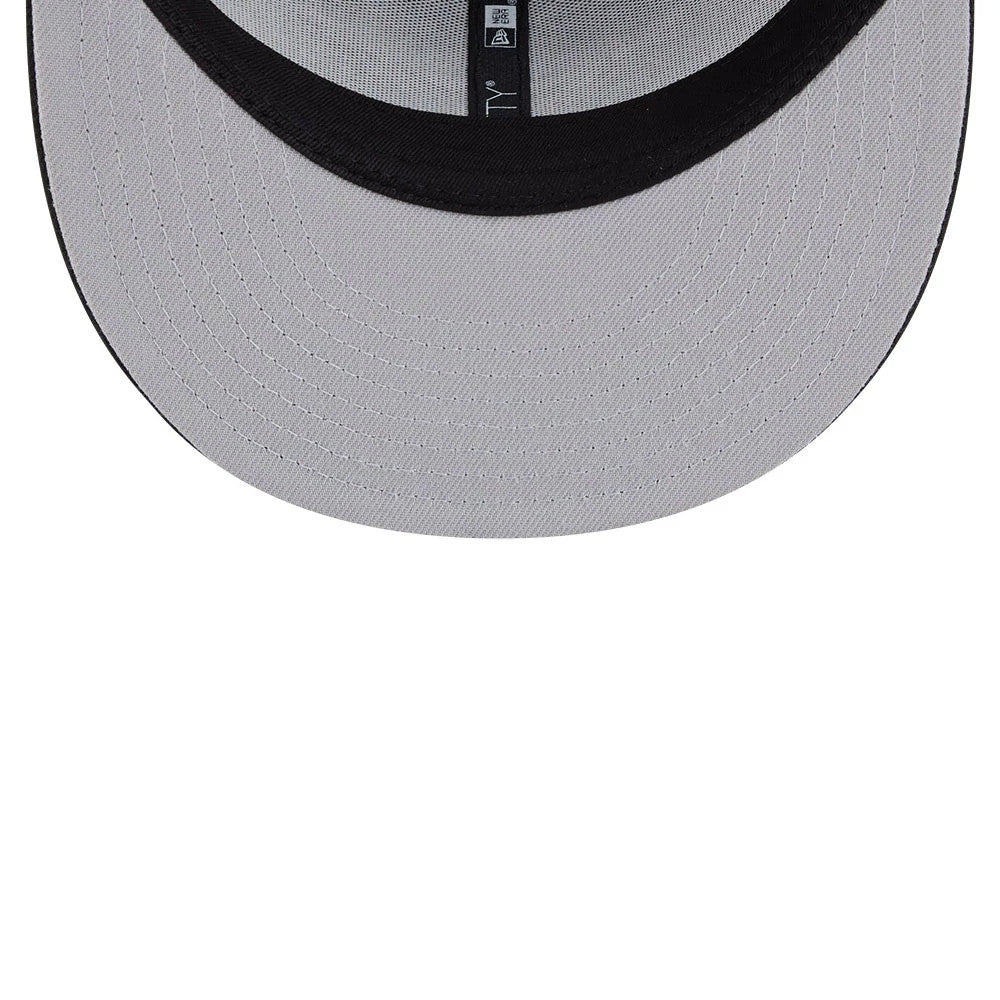 Pictured is this MLB Evergreen Chicago White Sox 9FIFTY Trucker cap in black. 2