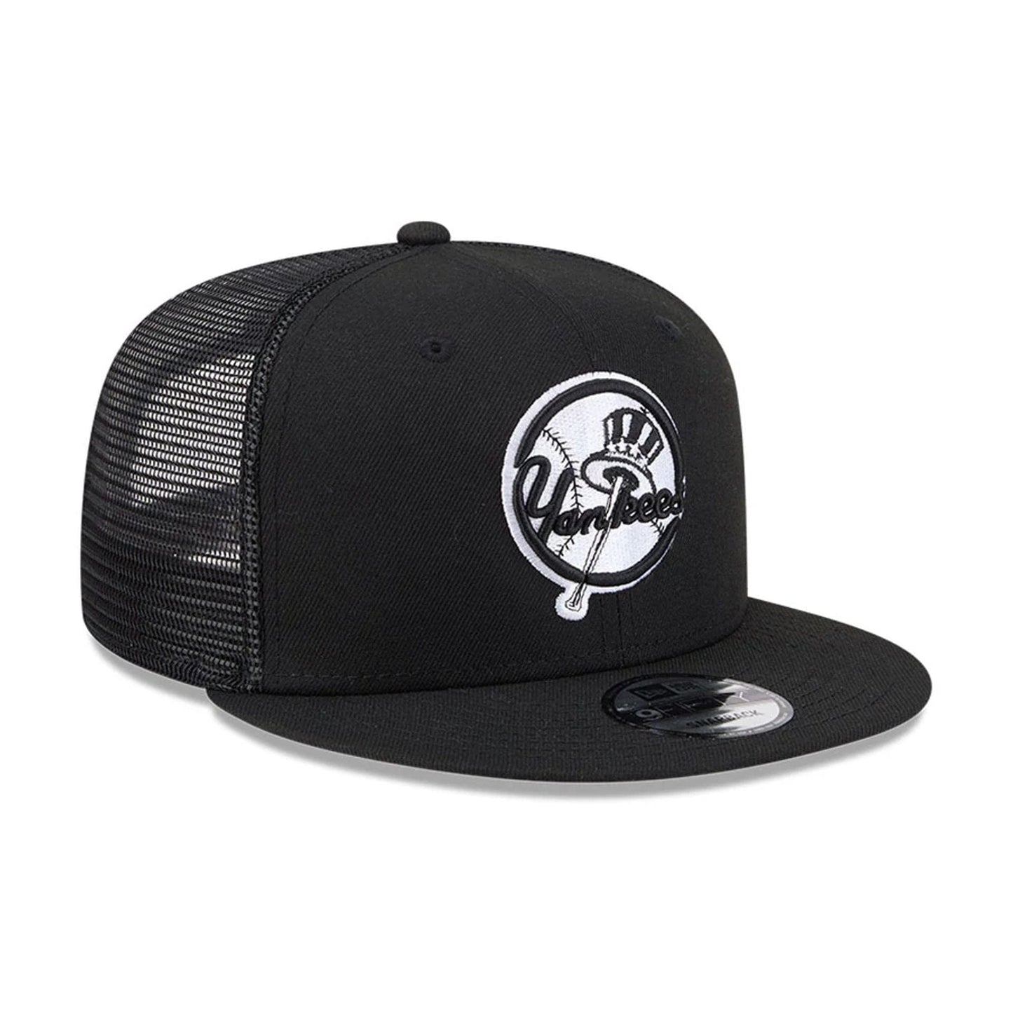 Pictured is this MLB Evergreen New York Yankees 9FIFTY Trucker cap in black. 4