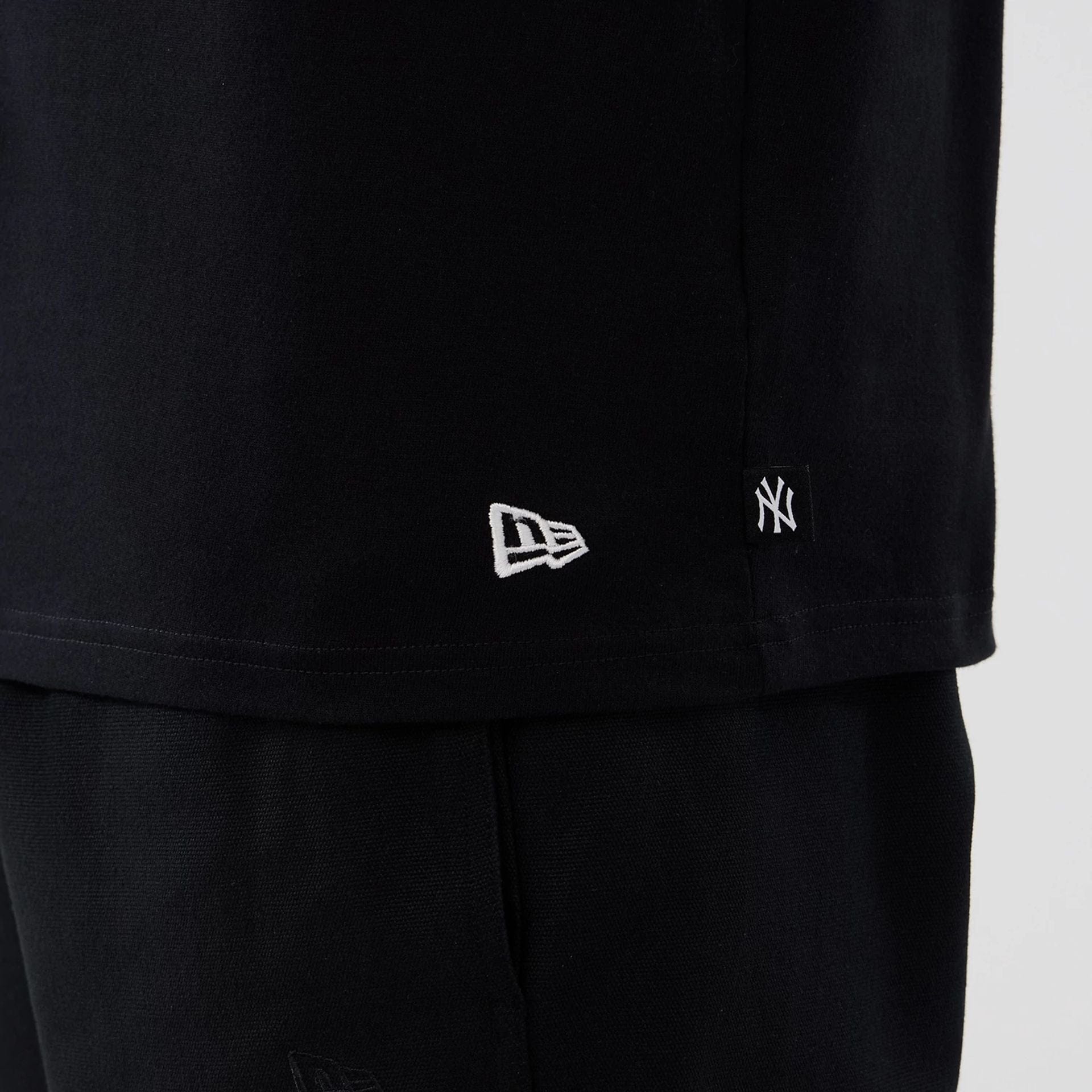 The Male model is wearing New York Yankees MLB Halloween Black Oversized T-Shirt  5