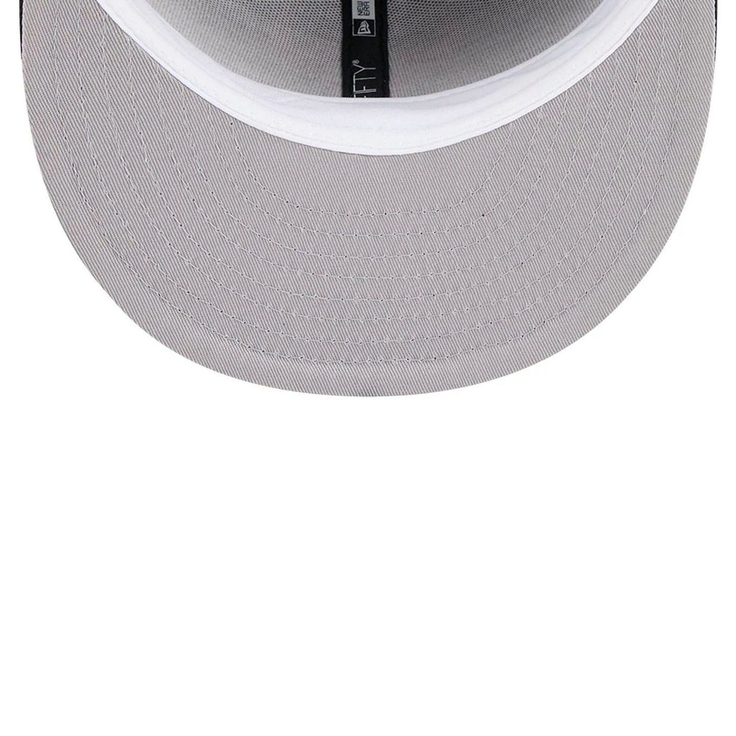 Pictured is this NBA Hardwood Classic Chicago Bulls 59FIFTY Fitted cap in black. 2