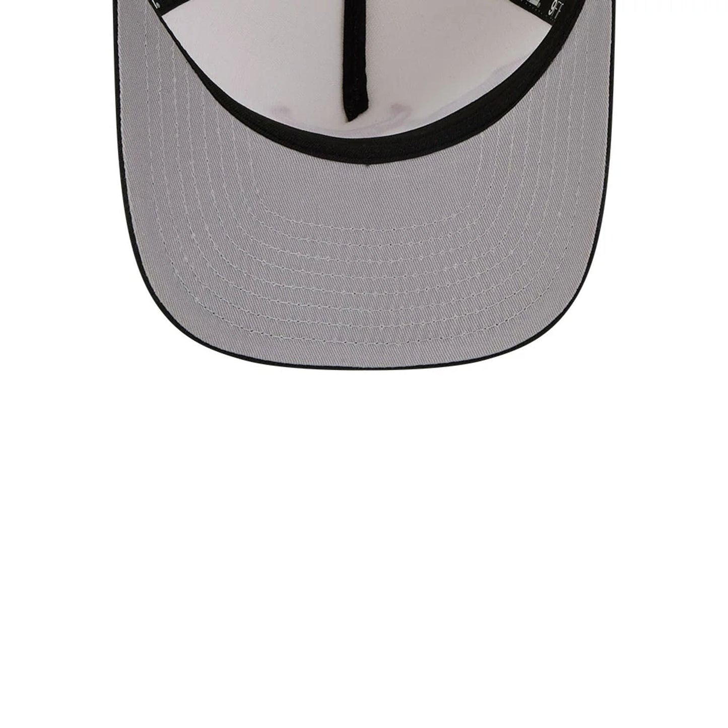 Pictured is this NBA Hardwood Classic Chicago Bulls 9FIFTY A-Frame Snapback cap in black. 2