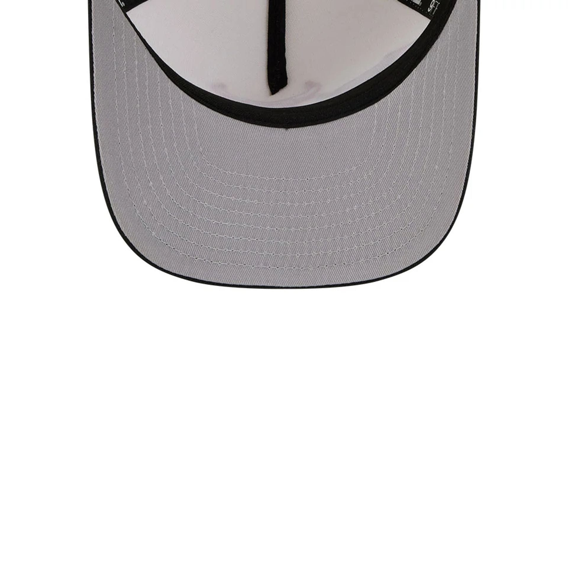 Pictured is this NBA Hardwood Classic Chicago Bulls 9FIFTY A-Frame Snapback cap in black. 2