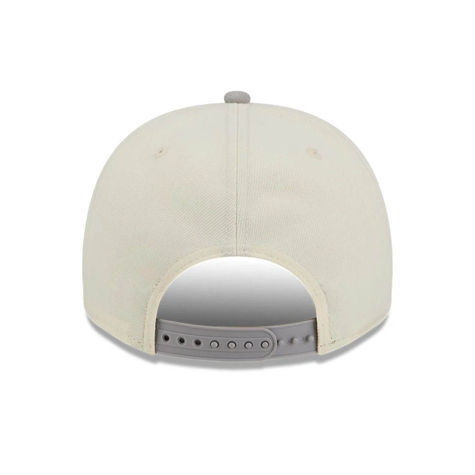 Pictured is this NBA Hardwood Classic San Antonio Spurs 9FIFTY A-Frame Snapback cap in grey. 7