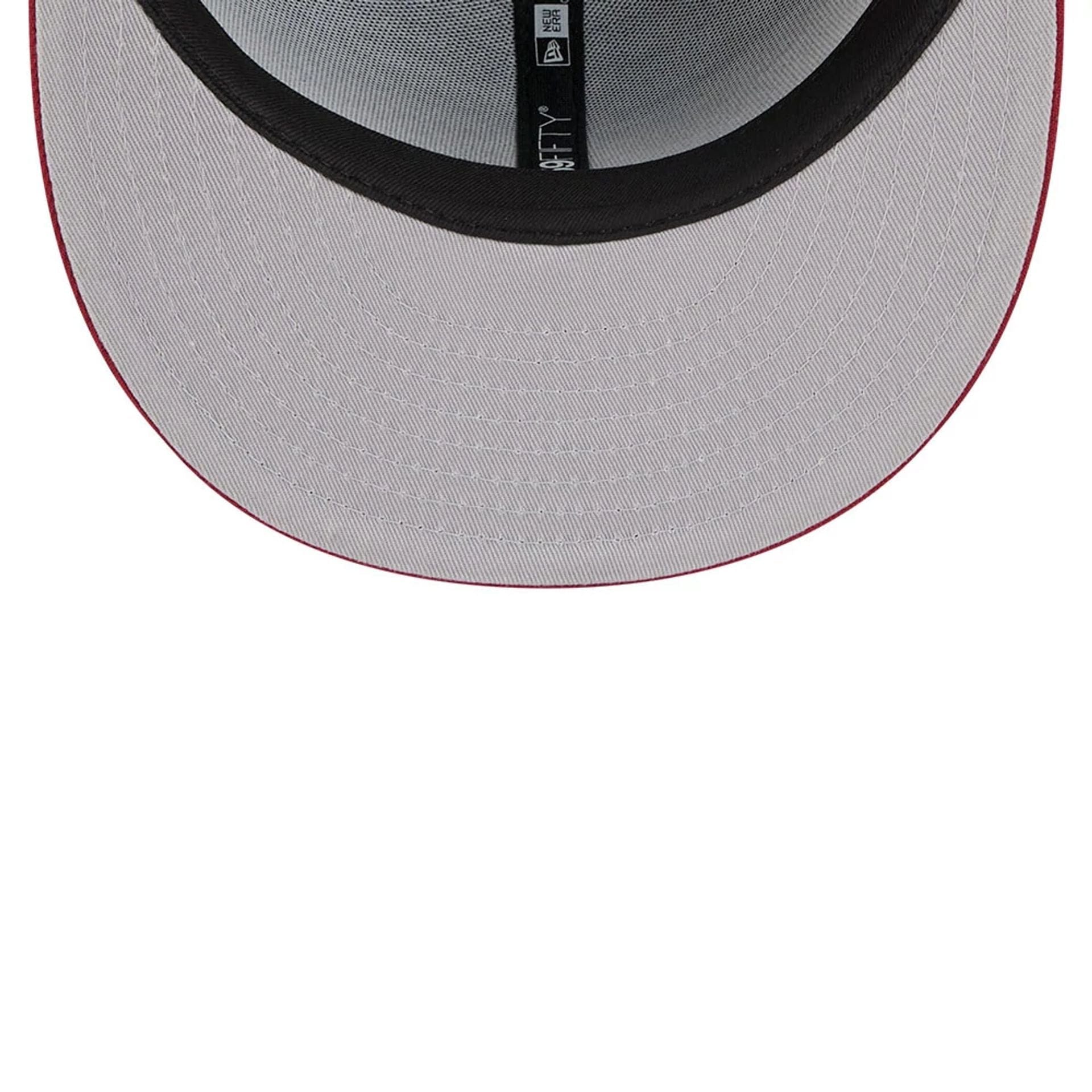 Pictured is this NBA Classic Cleveland Cavaliers 59FIFTY Fitted cap in dark blue. 2