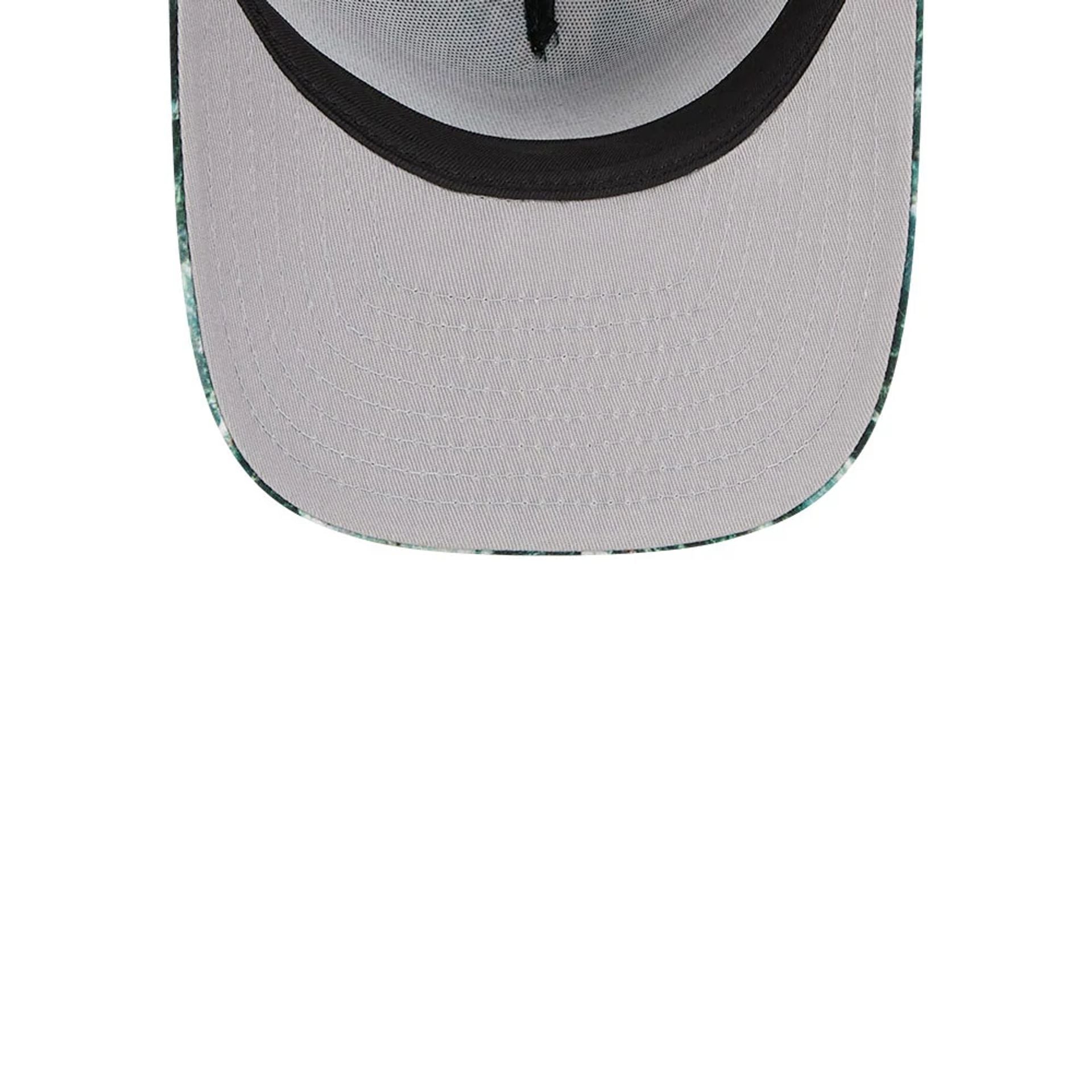 Pictured is this New Era Holiday Essentials 59FIFTY A-Frame Fitted cap in dark green. 2