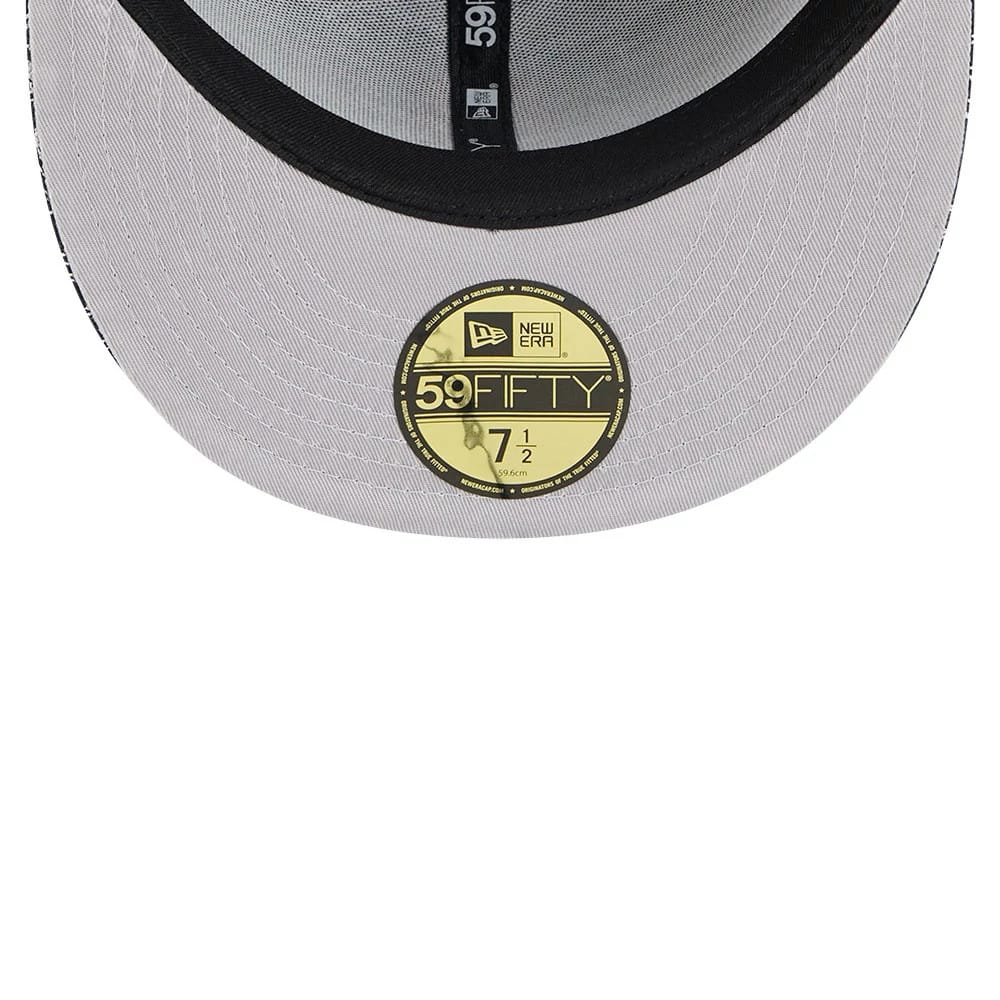 Pictured is this MLB Cap Scramble New York Mets 59FIFTY Fitted cap in black. 2
