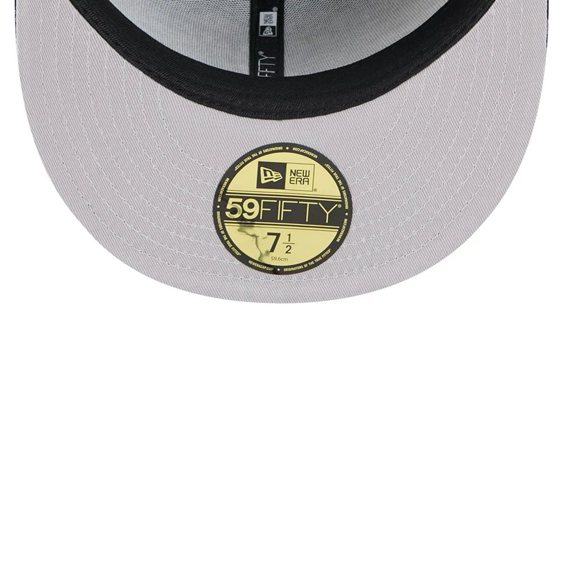 Pictured is this NHL Cap Scramble Anaheim Ducks 59FIFTY Fitted cap in black. 2