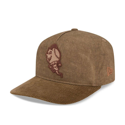 Pictured is this MLB Utility Linen New York Mets 19TWENTY cap in open brown. 1
