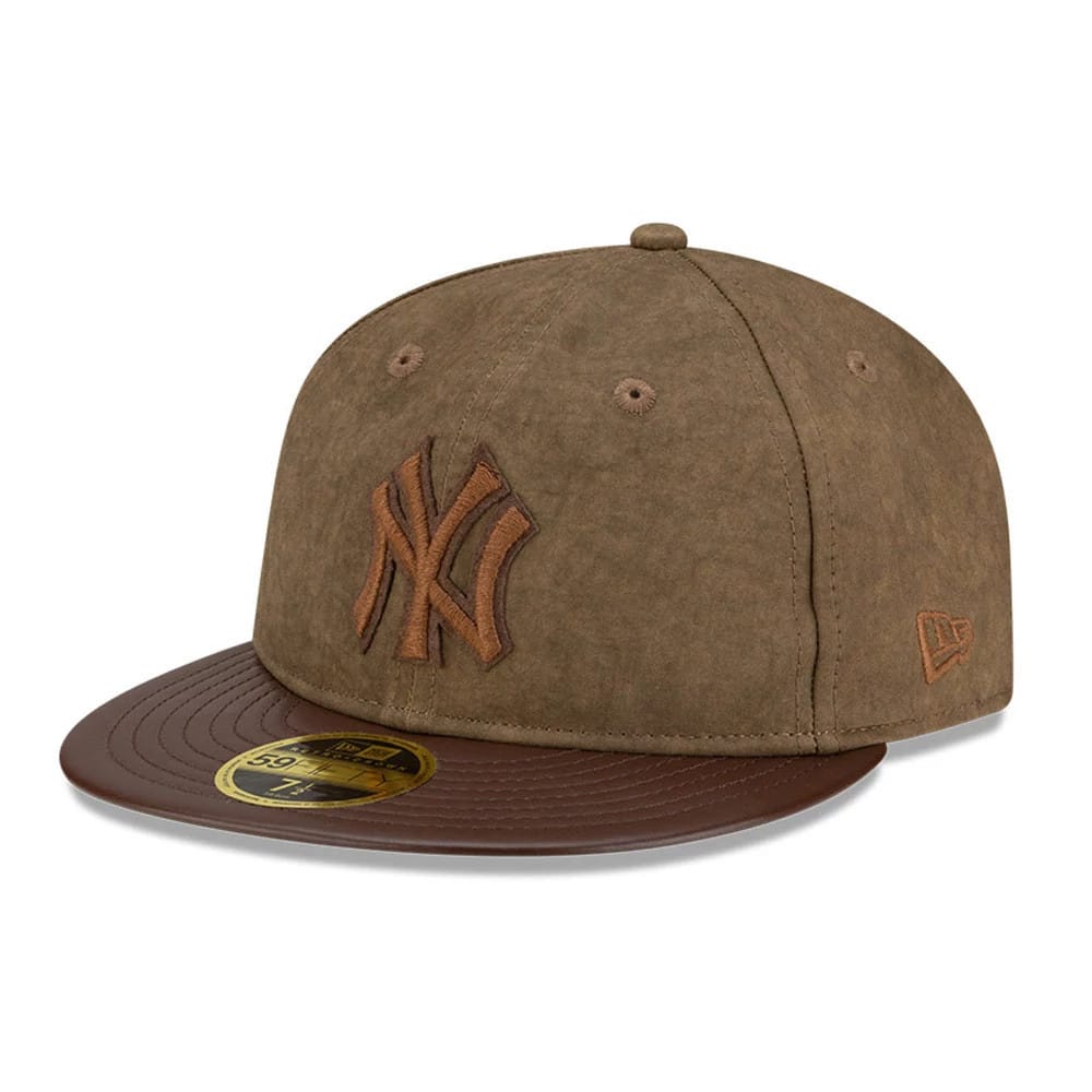 Pictured is this MLB Utility Linen New York Yankees Retro Crown 59FIFTY Fitted cap in open brown. 4