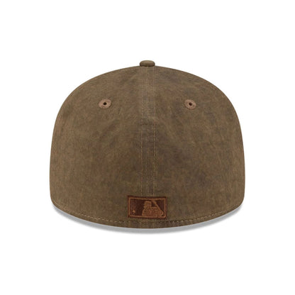 Pictured is this MLB Utility Linen San Francisco Giants Retro Crown 59FIFTY Fitted cap in open brown. 7
