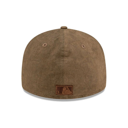Pictured is this MLB Utility Linen Detroit Tigers Retro Crown 59FIFTY Fitted cap in open brown. 7