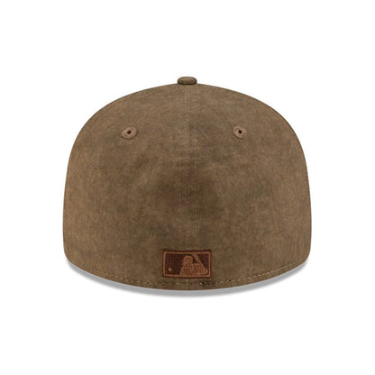 Pictured is this MLB Utility Linen Houston Astros Retro Crown 59FIFTY Fitted cap in open brown. 7