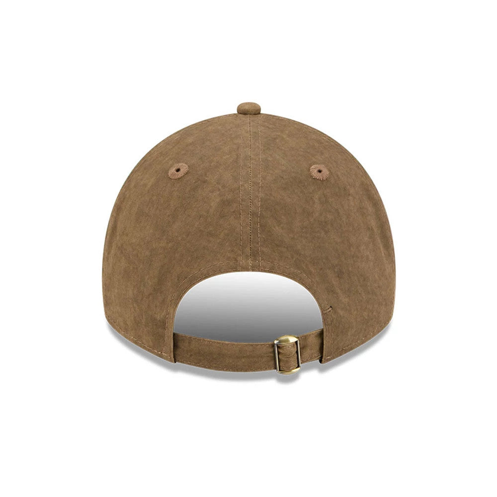 Pictured is this MLB Utility Linen New York Yankees 9TWENTY A-Frame cap in open brown. 6