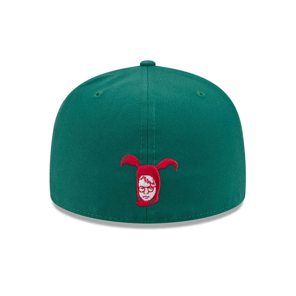 Pictured is this Warner Brothers A Christmas Story 59FIFTY Fitted cap in green. 5