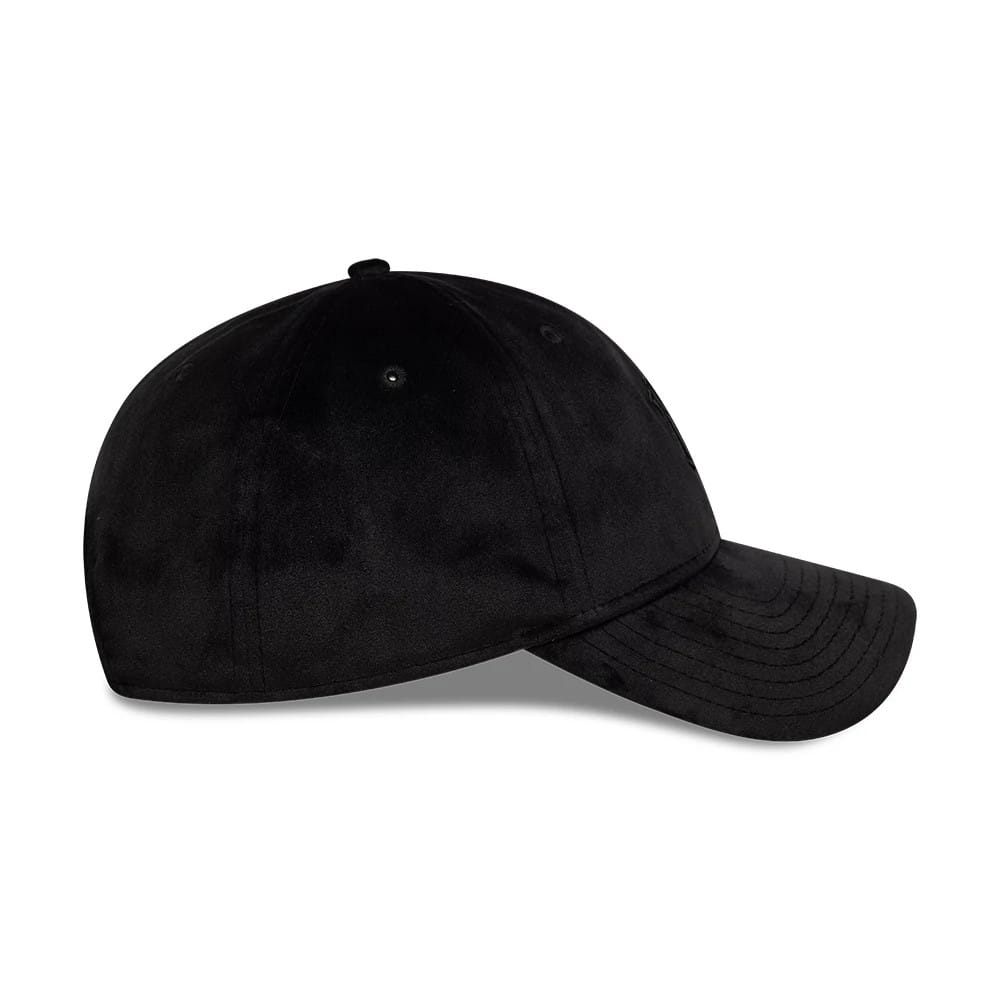 This is a New York Yankees MLB Velour Black 9TWENTY Bow Back Adjustable Cap 6