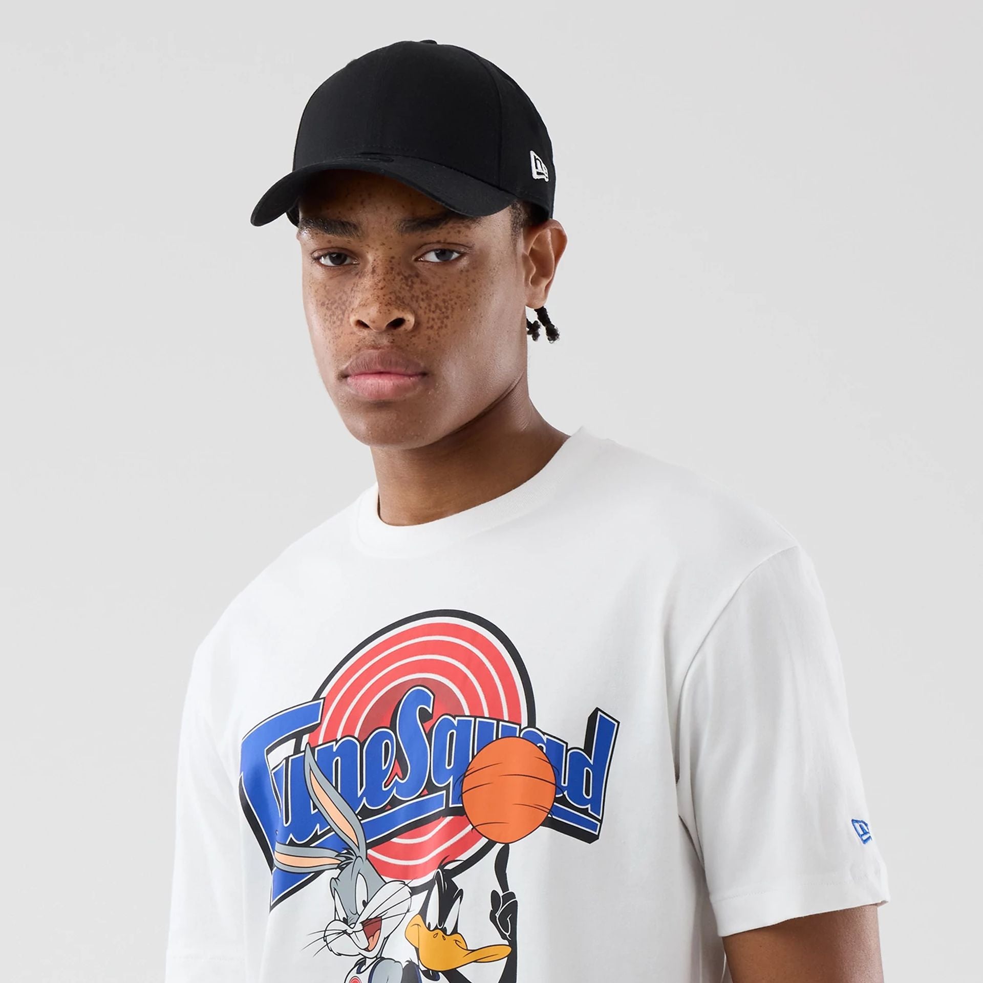 The model is wearing this Space Jam 2 X NBA LA Lakers T-Shirt in white. 6