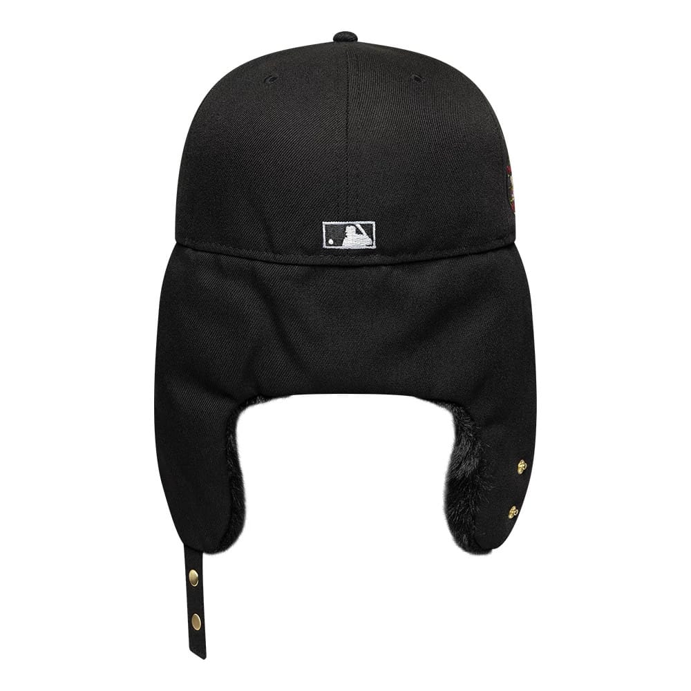 Pictured is this MLB World Series Chicago White Sox Dogear 59FIFTY Fitted cap in black. 5