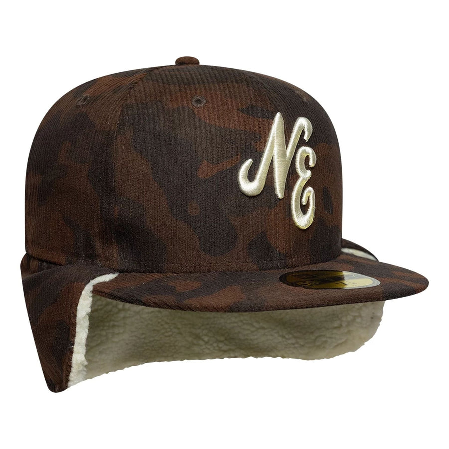 Pictured is this New Era Cord Downflap 59FIFTY Fitted cap in dark brown. 4