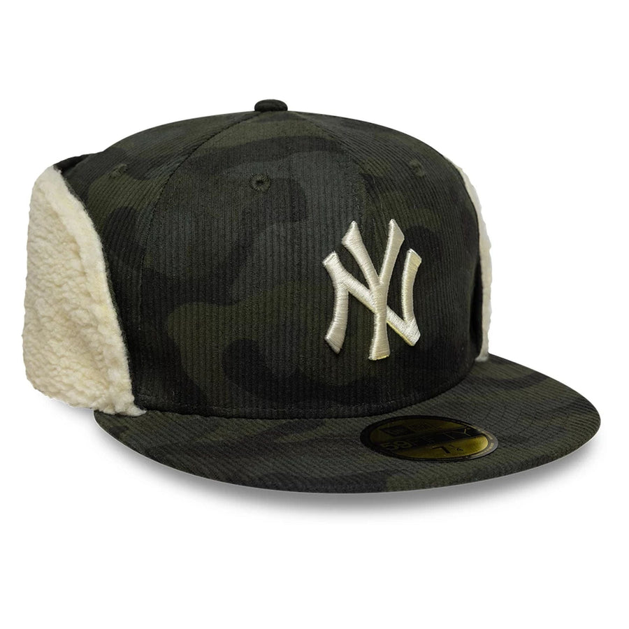 Pictured is this MLB Cord New York Yankees Downflap 59FIFTY Fitted cap in green. 4