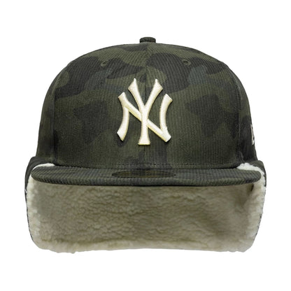 Pictured is this MLB Cord New York Yankees Downflap 59FIFTY Fitted cap in green. 6