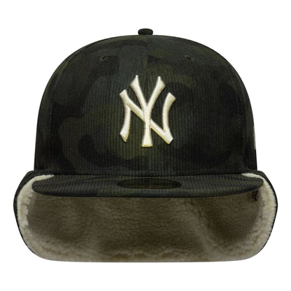 Pictured is this MLB Cord New York Yankees Downflap 59FIFTY Fitted cap in green. 5