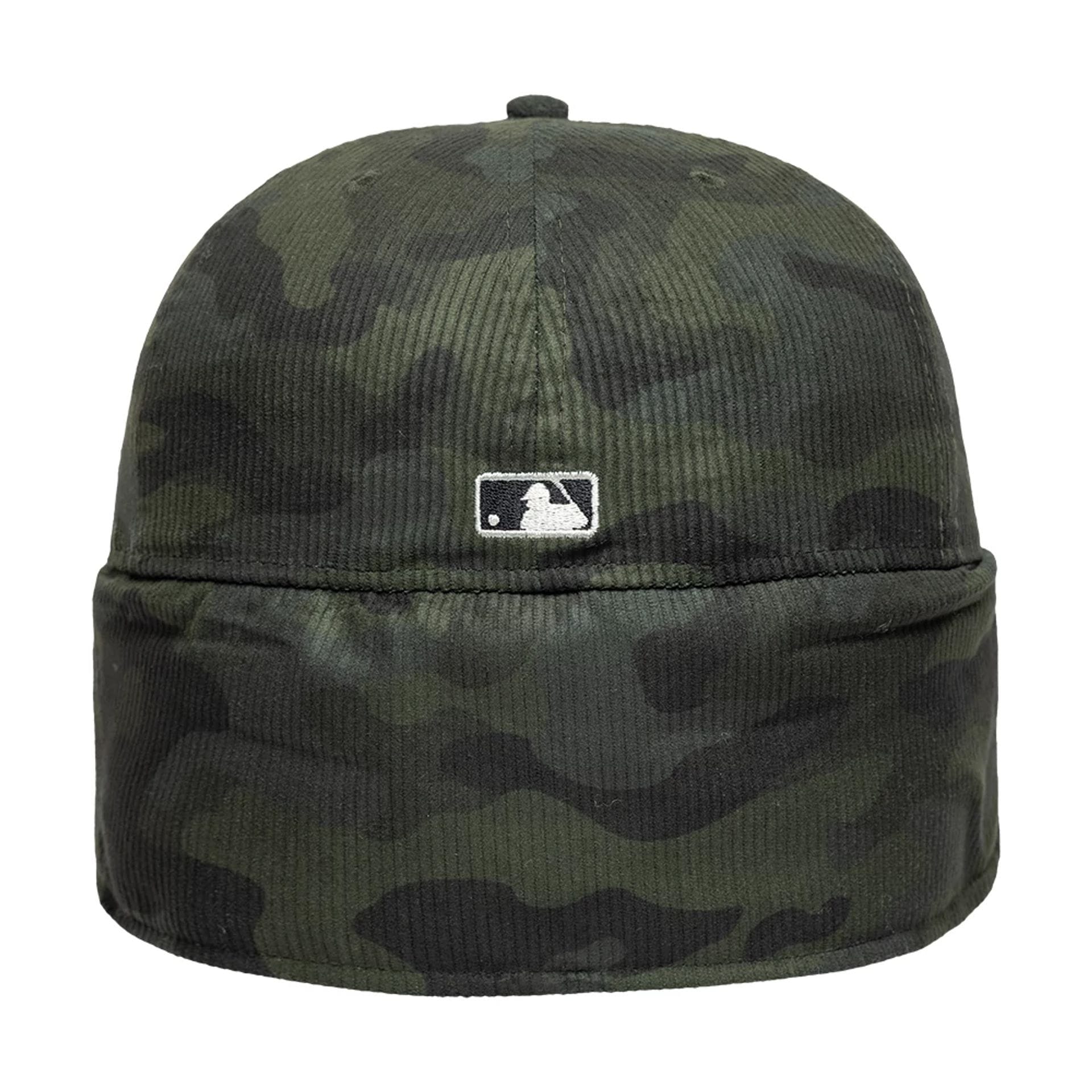 Pictured is this MLB Cord New York Yankees Downflap 59FIFTY Fitted cap in green. 8