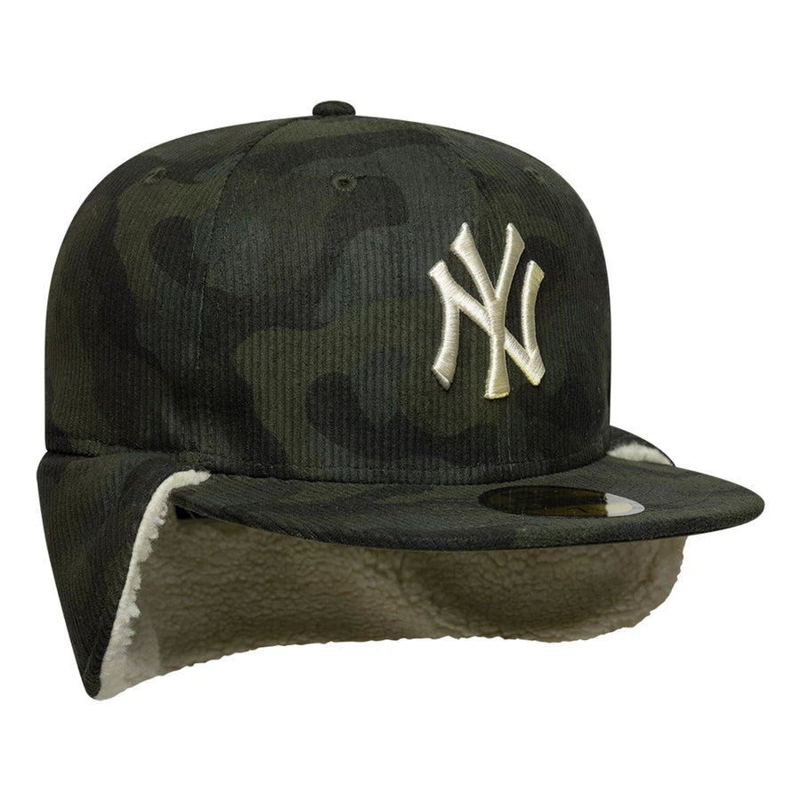 Pictured is this MLB Cord New York Yankees Downflap 59FIFTY Fitted cap in green. 6